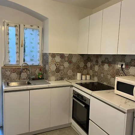 Sweet In The Old Center Of Varos *